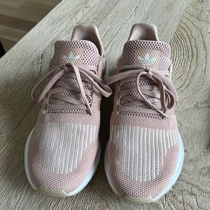 Adidas Originals Women's Swift Run Shoes ash pearl like new